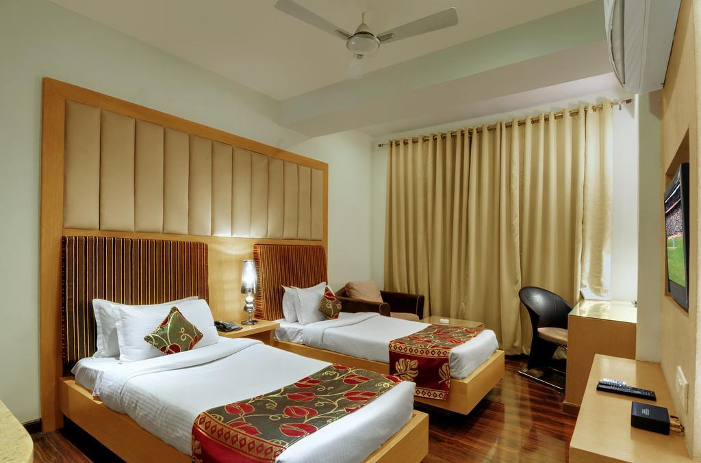 Hotel Balaji Central Ratlām Quarto foto