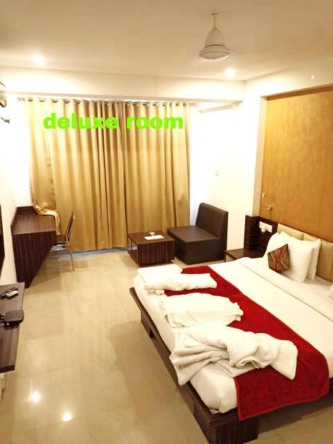 Hotel Balaji Central Ratlām Quarto foto
